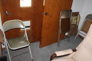 lot 828 image: Lot of (4) Folding Chairs (non-matching)