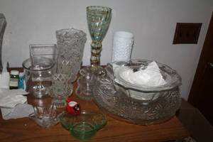 lot 824 image: Kitchenwares and Dcor  with Glass Vases, Serving Trays, Platers, Candleholders