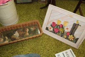 lot 851 image: Lot of (2) Home Dcor  - Wood Painted Flowers, Chicken Theme Serving Basket Tray