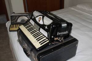 lot 832 image: Morbidoni Accordion