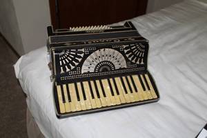 lot 833 image: Casali Accordion