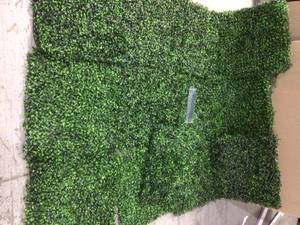 40 in. x 96 in. Faux Ivy Leaf IndoorOutdoor Privacy Roll Customer Returns See Pictures