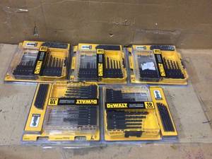 Rated DEWALT Black Oxide Drill Bit Set (19-Piece) with Tough Case Customer Returns See Pictures