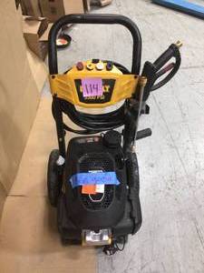 3300 PSI at 2.4 GPM Honda Cold Water Professional Gas Pressure Washer by DEWALT Customer Returns See Pictures