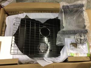 lot 5 image: Matte Black Finish Stainless Steel 30 in. x 20 in. Single Bowl Farmhouse Apron Mount Kitchen Sink with Accessories Customer Returns See Pictures