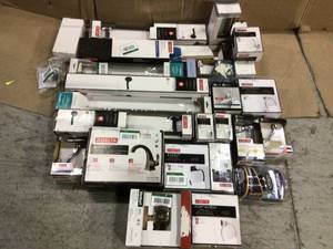 lot 40 image: MIX LOT OF DELTA TOWEL BAR HOLDER PLUS MISC Customer Returns See Pictures