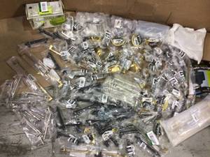 lot 27 image: HUGE MIX LOT OF HARDWARE GLIDERITE KNOBS &  MISC.