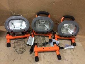 lot 66 image: RIGID  WORK LIGHT