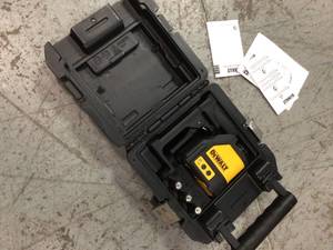 lot 102 image: 165 ft. Green Self-Leveling Cross Line Laser Level with (3) AAA Batteries & Case by DEWALT