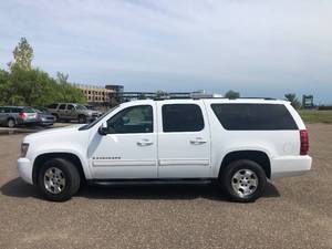 2009 Chevrolet Suburban LT - LOADED 4x4 - 2 OWNER
