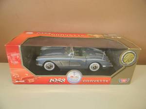 lot 9 image: 118 SCALE DIE-CAST - MOTOR MAX 1958 CHEVY CORVETTE. NEW IN BOX. GREAT PIECE - SEE PICTURES.
