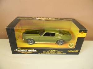 lot 12 image: 118 SCALE DIE-CAST - AMERICAN MUSCLE 1970 12 CAMARO Z28. NEW IN BOX. GREAT PIECE - SEE PICTURES.