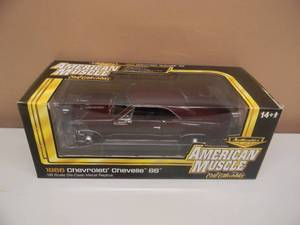 lot 32 image: 118 SCALE DIE-CAST - AMERICAN MUSCLE 1966 CHEVELLE SS. NEW IN BOX. GREAT PIECE - SEE PICTURES.