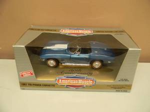 lot 35 image: MUST HAVE 118 SCALE DIE-CAST - AMERICAN MUSCLE LIMITED EDITION 12,500 30TH ANNIVERSARY 1967 L-89 427 CORVETTE. NEW IN BOX. GREAT PIECE - SEE PICTURES.