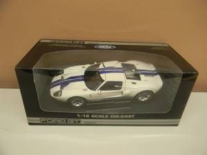 lot 39 image: 118 SCALE DIE-CAST - FORD GT CONCEPT. NEW IN BOX. GREAT PIECE - SEE PICTURES.