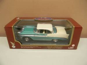 lot 40 image: 118 SCALE DIE-CAST - ROAD LEGENDS 1956 CHEVROLET BEL AIR. NEW IN BOX. GREAT PIECE - SEE PICTURES.