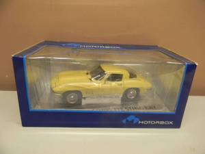 lot 48 image: 118 SCALE DIE-CAST - MOTORBOX CHEVROLET CORVETTE - NEW IN BOX - AWESOME, GREAT PIECE - SEE PICTURES