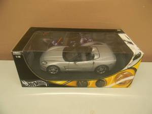lot 50 image: 118 SCALE DIE-CAST - HOT WHEELS CHEVROLET CORVETTE C6 - NEW IN BOX - AWESOME, GREAT PIECE - SEE PICTURES
