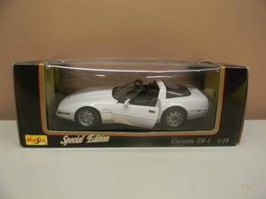 lot 52 image: 118 SCALE DIE-CAST - MAISTO SPECIAL EDITION CHEVROLET CORVETTE ZR1 - NEW IN BOX - GREAT PIECE - SEE PICTURES