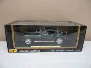 lot 53 image: 118 SCALE DIE-CAST - MAISTO 1965 CHVROLET CORVETTE - NEW IN BOX - GREAT PIECE - SEE PICTURES
