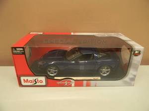 lot 58 image: 118 SCALE DIE-CAST - MAISTO SPECIAL EDITION 2005 CHEVROLET CORVETTE COUPE - NEW IN BOX - GREAT PIECE - SEE PICTURES