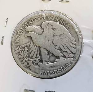 lot 34 image: 1920 WALKING LIBERTY HALF DOLLAR