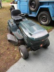 lot 4 image: Lawn Mower