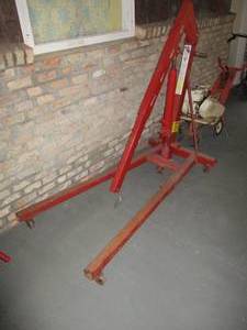 lot 15 image: Engine Hoist