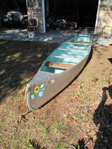 lot 22 image: Canoe