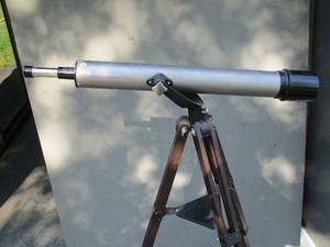 lot 26 image: Telescope