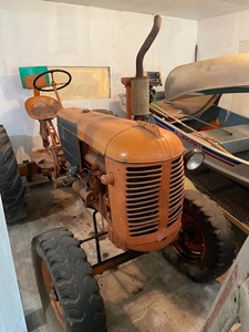 lot 7 image: Case Tractor