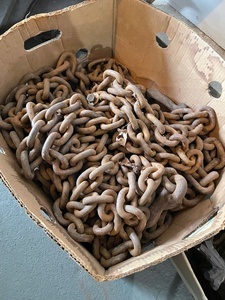 lot 19 image: Chains