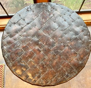 lot 12 image: Deorative Metal Top Accent Table