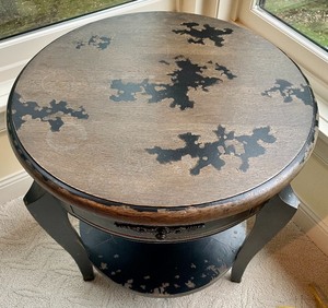 lot 25 image: Delightful Distressed Table