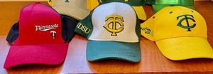 lot 58 image: 6 Baseball Style Hats