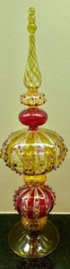 lot 66 image: Gorgeous Glass Decor
