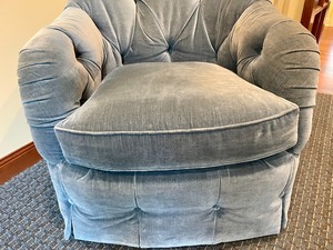 lot 62 image: Velveteen Swivel Chair by Sherrill