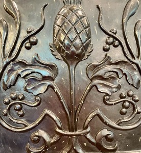 lot 91 image: Wonderful Wooden Decor