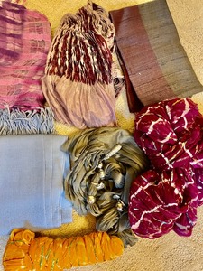 lot 200 image: Lovely Ladies Scarves