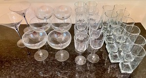 lot 218 image: Glorious Glassware