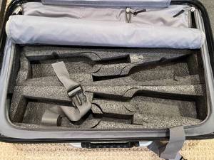 lot 143 image: 12 Bottle Wine Suitcase