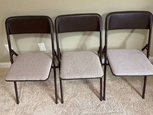 lot 153 image: 3 Metal Padded Folding Chairs