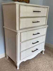 lot 158 image: 5 Drawer Dresser