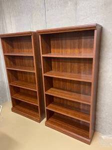 lot 168 image: 2 Five Shelf Wooden Bookcases