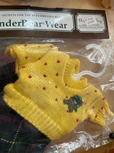 lot 300 image: The Muffy Collection and Vanderbear Ware Clothing