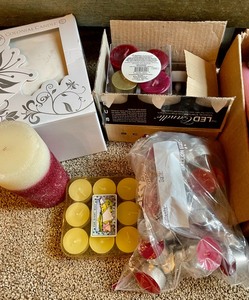 lot 324 image: Lot of Candles