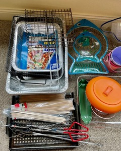 lot 323 image: Huge Grouping of Plastic Party Goods and More