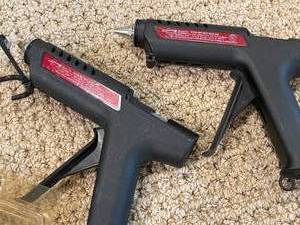 lot 187 image: 2 Arrow Glue Guns with Glue Sticks