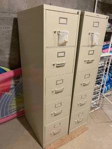 lot 190 image: 2 HON 5 Drawer File Cabinets