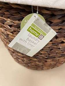 lot 197 image: Wicker Lot